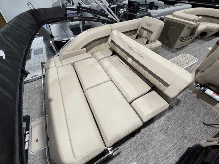 2026 Bennington 22MSB - SPS - Blackout US-ETWS0123L526 [photo 21]